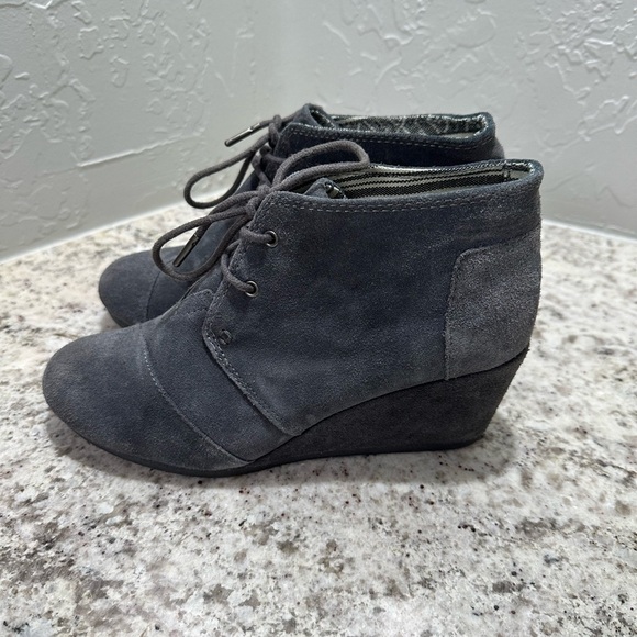 Tom's Gray Suede Women's Kala Booties - Picture 2 of 9